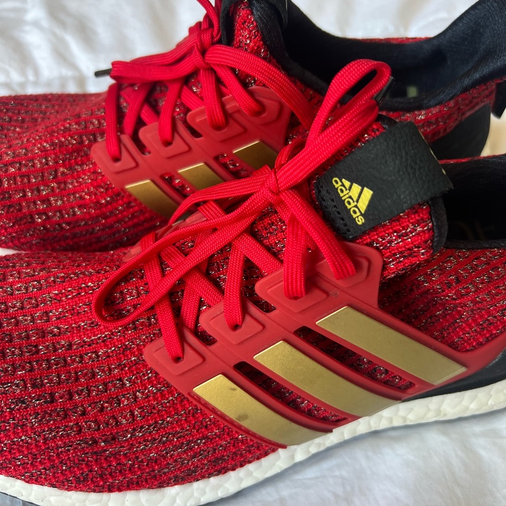 Adidas NEVER WORN Red&Black Ultraboost